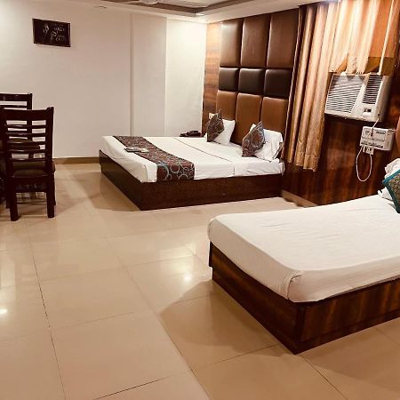 Hotel Cozy Cave Delhi Aiport Ню Делхи Екстериор снимка