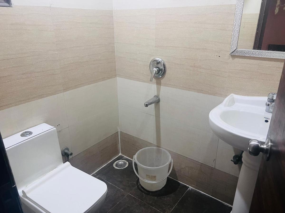 Hotel Cozy Cave Delhi Aiport Ню Делхи Екстериор снимка