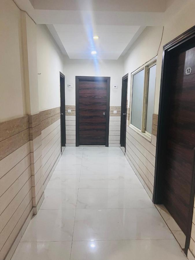 Hotel Cozy Cave Delhi Aiport Ню Делхи Екстериор снимка