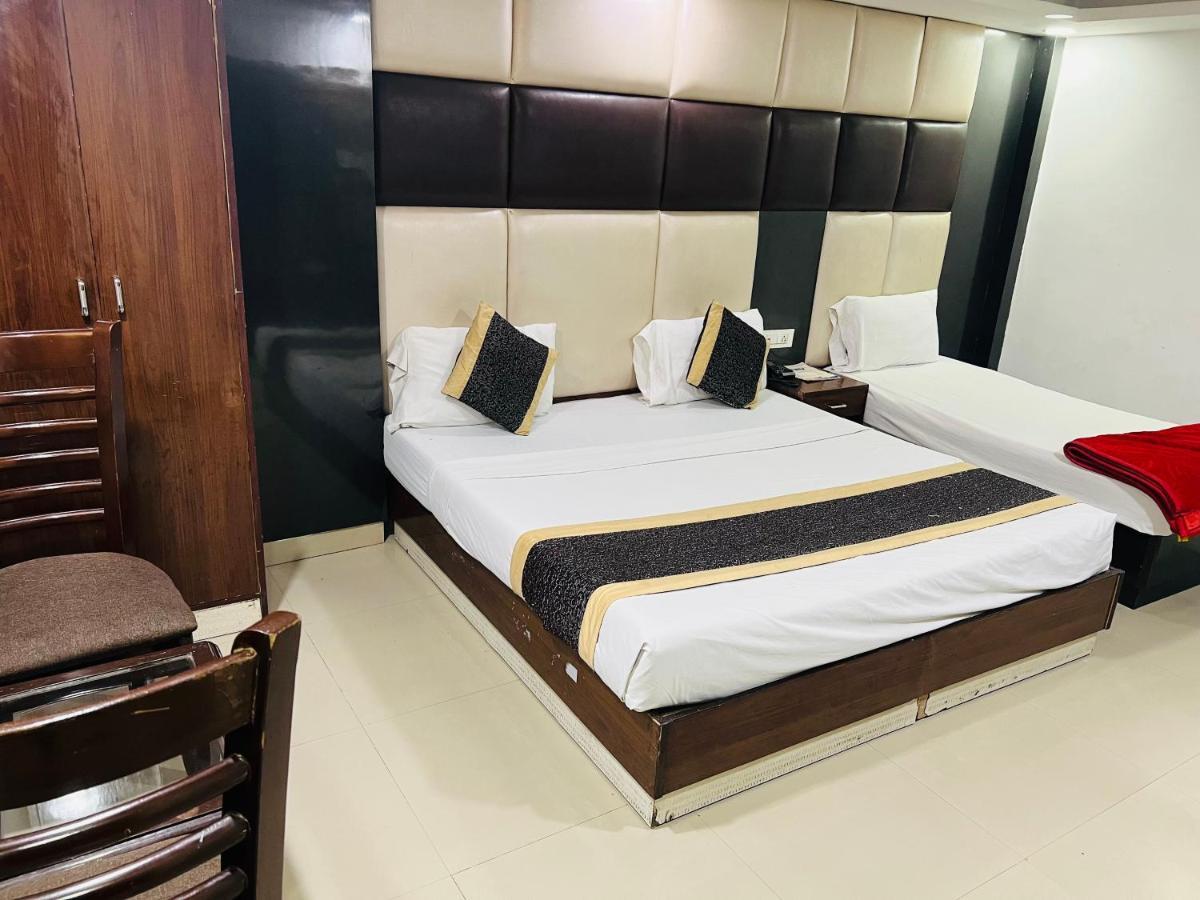 Hotel Cozy Cave Delhi Aiport Ню Делхи Екстериор снимка